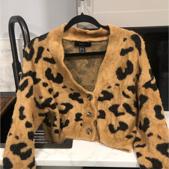 Forever 21 leopard sweater shrug/cardigan , 

Size 1X - Picture 5 of 5